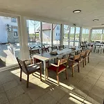 Halta Pescarus Guest house Douazeci si Trei August
